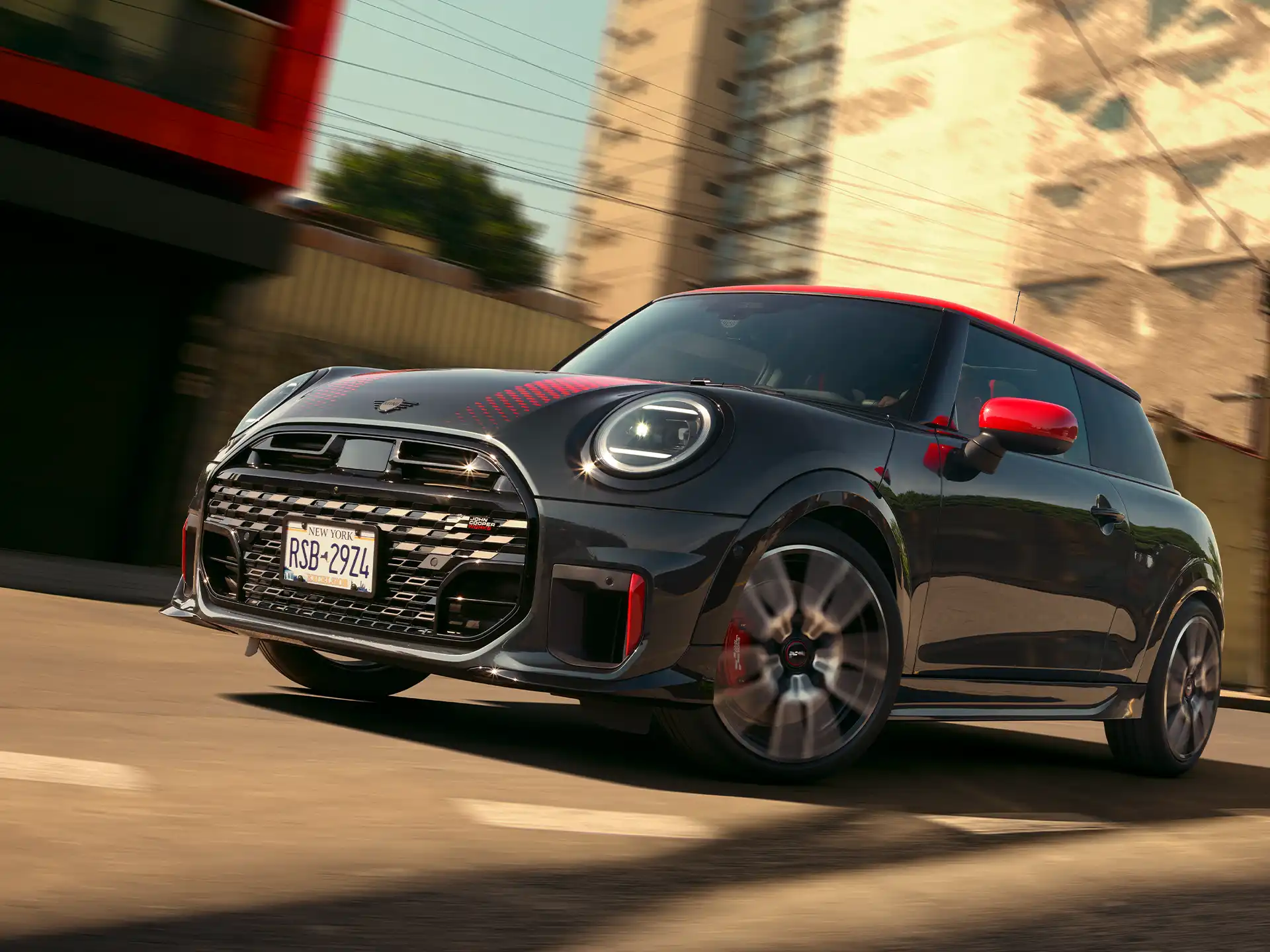 MINI John Cooper Works – F66 JCW sānskats