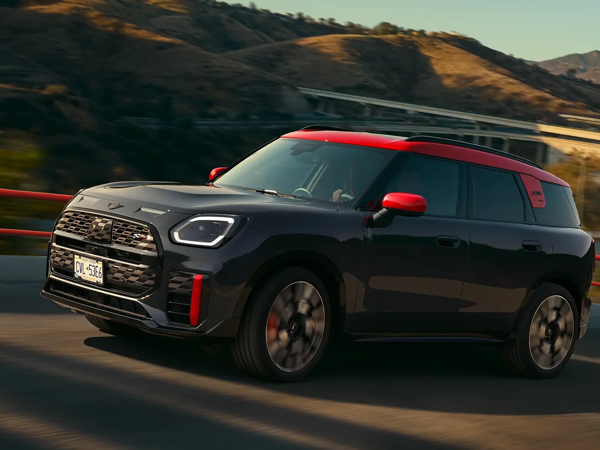 MINI John Cooper Works – U25 JCW sānskats