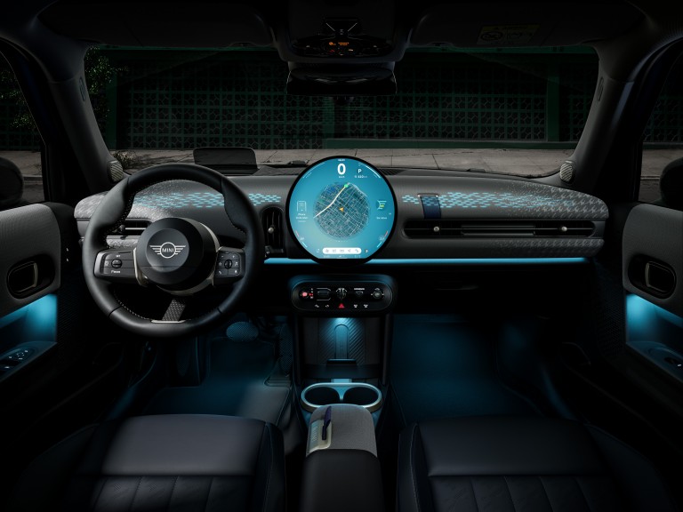 MINI Cooper 5-door - salona galvenās iezīmies